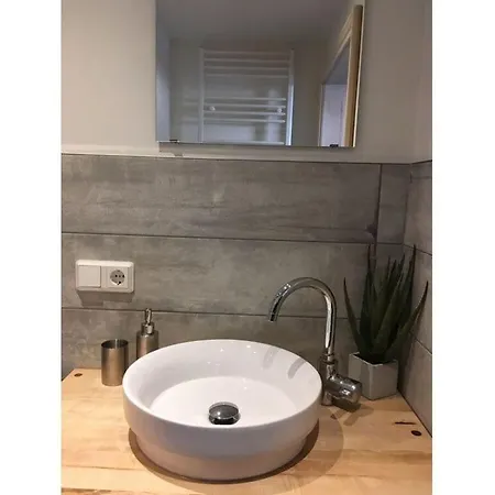 Ash Apartment